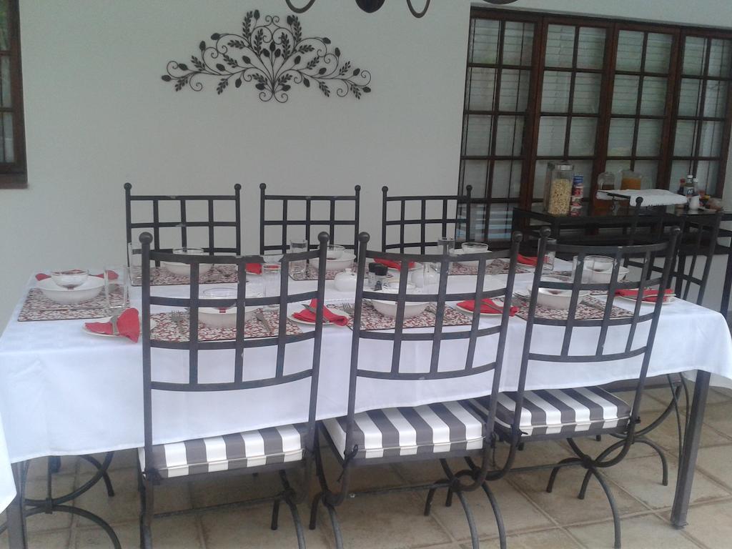 Joan'S Bed And Breakfast Durban Bagian luar foto